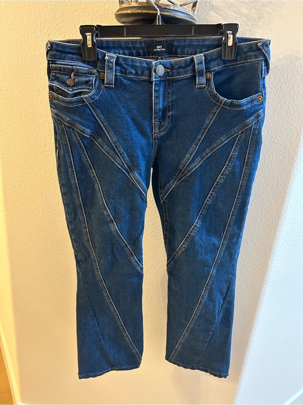 True Religion Joey Low Rise Seaming Flare Jeans Women’s Capri Jeans. Sz 30